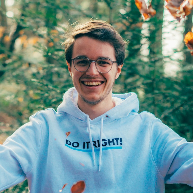 141 - Julian Rabe von onemate - Rucksäcke die mit Drohnen Bäume ...